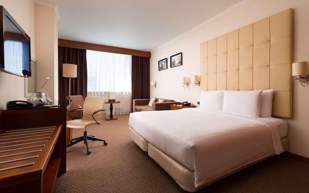 Hotel Doubletree By Hilton Nowosibirsk Zimmer foto
