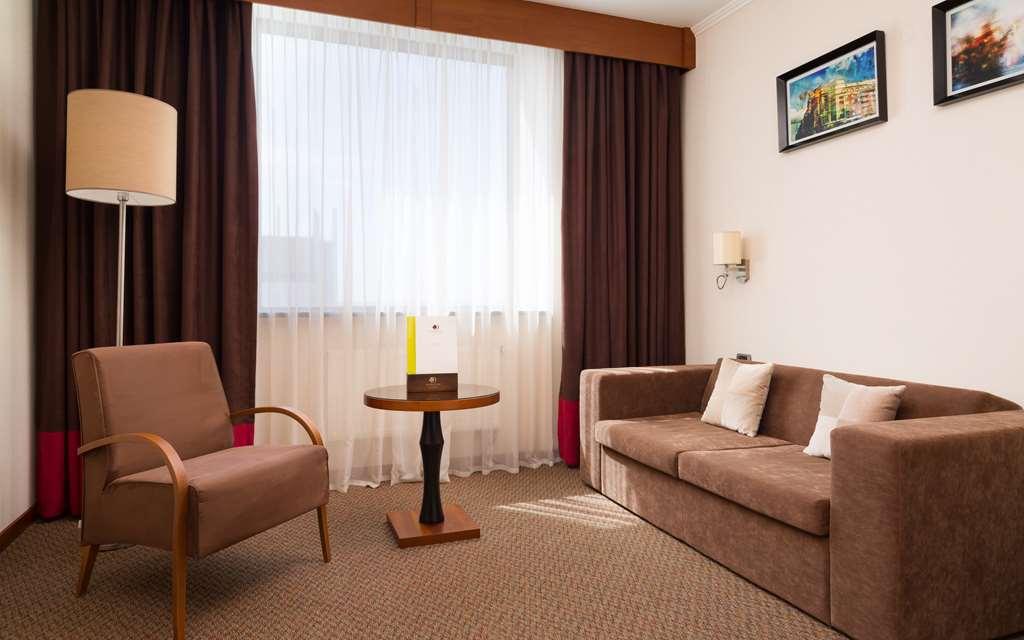 Hotel Doubletree By Hilton Nowosibirsk Zimmer foto